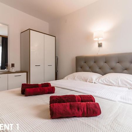 Maestral Apartments 弗尔萨尔 外观 照片